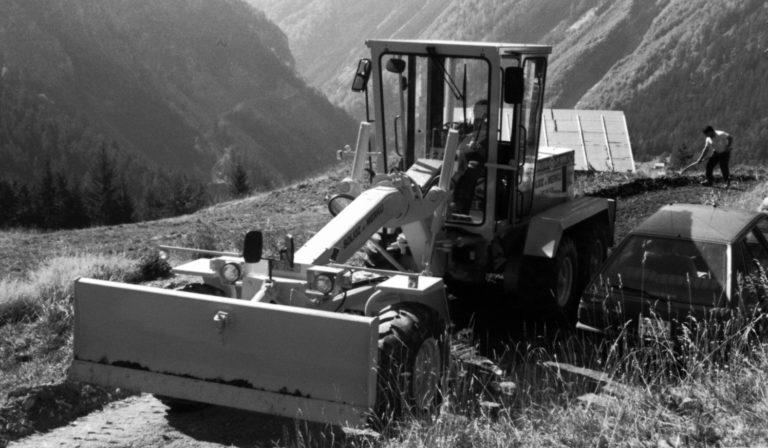 Vignes, routes et montagne