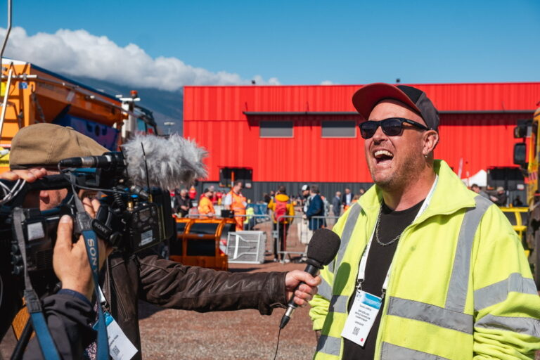 Gaëtan Aymon interviewé aux Championnats du monde de chasse-neige, Chambéry 2026